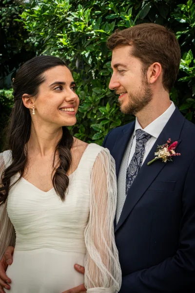 novios mirándose sesión boda pareja Madrid